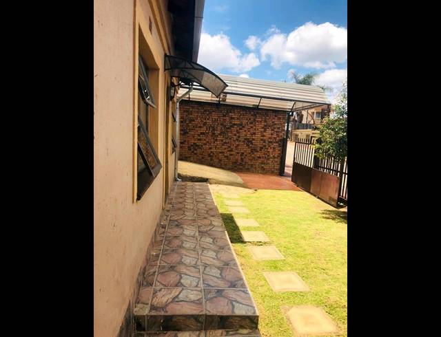 1 BEDROOM PROPERTY TO RENT IN ZONDI